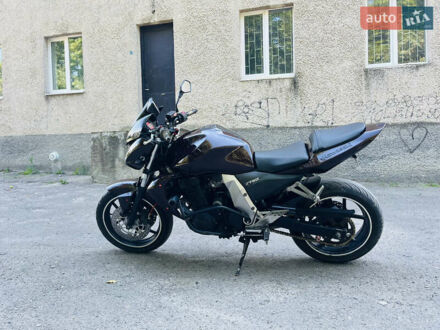 Кавасаки Z 750 2006 в Золочеве на Automoto.ua Красный Кавасаки Z 750, объемом двигателя 0.75 л и пробегом 70 тыс. км за 3900 $, фото 1 на Automoto.ua