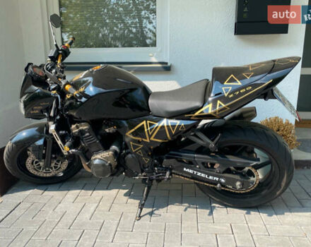 Черный Кавасаки Z 750R, объемом двигателя 0.75 л и пробегом 59 тыс. км за 5900 $, фото 1 на Automoto.ua