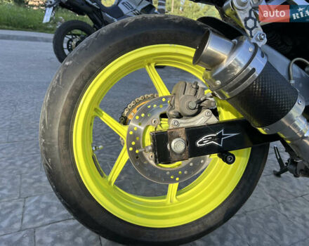 Серый Кавасаки Z 750R, объемом двигателя 0.75 л и пробегом 62 тыс. км за 5000 $, фото 8 на Automoto.ua