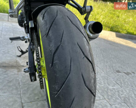 Серый Кавасаки Z 750R, объемом двигателя 0.75 л и пробегом 62 тыс. км за 5000 $, фото 12 на Automoto.ua