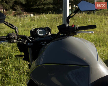 Серый Кавасаки Z 750R, объемом двигателя 0.75 л и пробегом 62 тыс. км за 5000 $, фото 3 на Automoto.ua