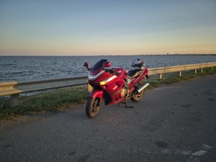 Кавасаки ZZR400 1991 в Черкассах на Automoto.ua Кавасаки ZZR400, объемом двигателя 0.4 л и пробегом 0 тыс. км за 2000 $, фото 1 на Automoto.ua