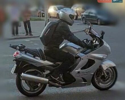 Серый Кавасаки ZZR 1200, объемом двигателя 1.2 л и пробегом 62 тыс. км за 4000 $, фото 1 на Automoto.ua