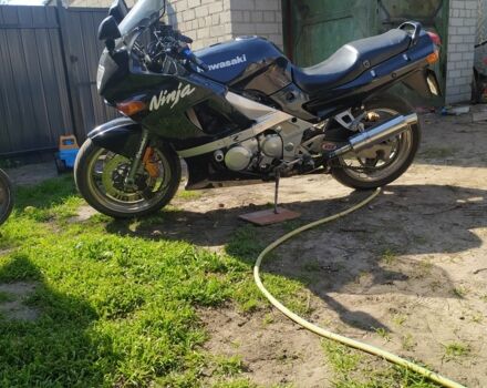 Кавасаки ZZR 400, объемом двигателя 0.4 л и пробегом 0 тыс. км за 2200 $, фото 2 на Automoto.ua