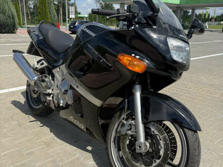 Кавасакі ZZR 600 1995 у Житомирі на Automoto.ua Чорний Кавасакі ZZR 600, об'ємом двигуна 0.6 л та пробігом 51 тис. км за 2600 $, фото 1 на Automoto.ua