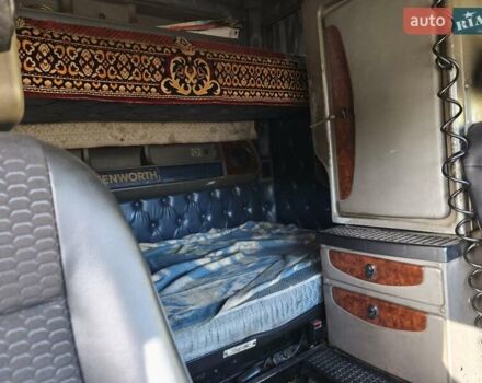 Синий Кенворт T2000, объемом двигателя 12 л и пробегом 1000 тыс. км за 10000 $, фото 6 на Automoto.ua
