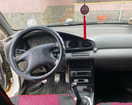 Белый Киа Авелла, объемом двигателя 1.5 л и пробегом 300 тыс. км за 1500 $, фото 4 на Automoto.ua