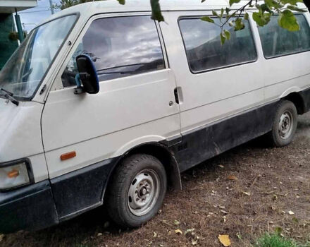 Білий Кіа Беста, об'ємом двигуна 0 л та пробігом 150 тис. км за 2000 $, фото 7 на Automoto.ua