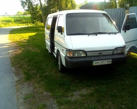 Белый Киа Беста, объемом двигателя 2.2 л и пробегом 300 тыс. км за 2550 $, фото 1 на Automoto.ua