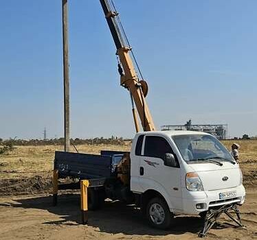 Белый Киа Бонго, объемом двигателя 2.9 л и пробегом 208 тыс. км за 20000 $, фото 15 на Automoto.ua