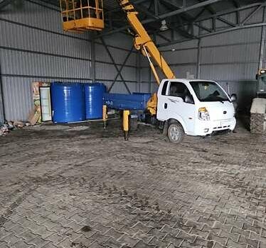 Белый Киа Бонго, объемом двигателя 2.9 л и пробегом 208 тыс. км за 20000 $, фото 23 на Automoto.ua