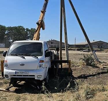 Белый Киа Бонго, объемом двигателя 2.9 л и пробегом 208 тыс. км за 20000 $, фото 9 на Automoto.ua