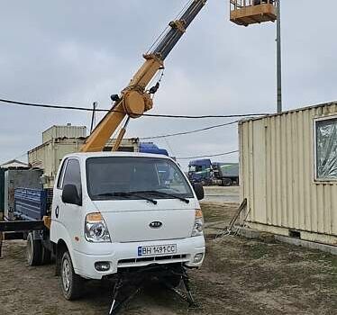 Белый Киа Бонго, объемом двигателя 2.9 л и пробегом 208 тыс. км за 20000 $, фото 2 на Automoto.ua