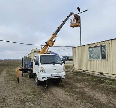 Белый Киа Бонго, объемом двигателя 2.9 л и пробегом 208 тыс. км за 20000 $, фото 3 на Automoto.ua