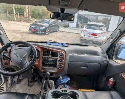 Білий Кіа Бонго, об'ємом двигуна 2.48 л та пробігом 220 тис. км за 25000 $, фото 1 на Automoto.ua