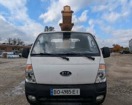 Білий Кіа Бонго, об'ємом двигуна 2.48 л та пробігом 220 тис. км за 25000 $, фото 5 на Automoto.ua