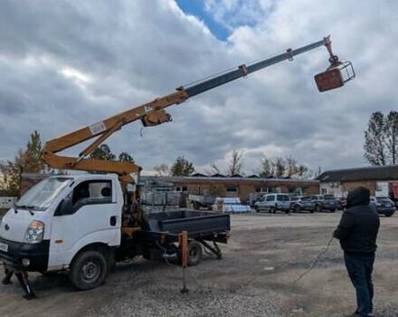 Білий Кіа Бонго, об'ємом двигуна 2.48 л та пробігом 220 тис. км за 25000 $, фото 10 на Automoto.ua