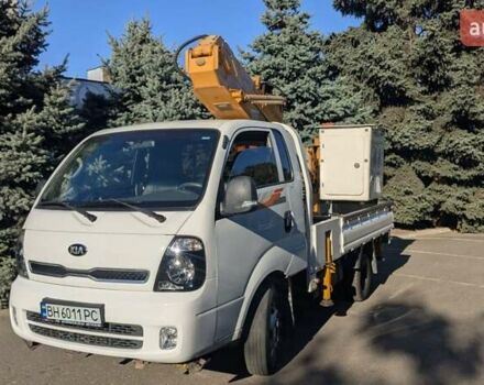 Білий Кіа Бонго, об'ємом двигуна 2.5 л та пробігом 77 тис. км за 30000 $, фото 2 на Automoto.ua