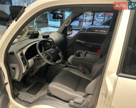 Білий Кіа Бонго, об'ємом двигуна 2.5 л та пробігом 167 тис. км за 23400 $, фото 21 на Automoto.ua