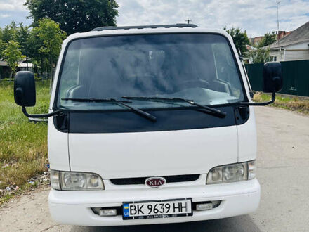 Белый Киа Бонго, объемом двигателя 2.7 л и пробегом 200 тыс. км за 4800 $, фото 1 на Automoto.ua