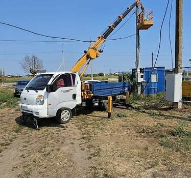 Белый Киа Бонго, объемом двигателя 2.9 л и пробегом 208 тыс. км за 20000 $, фото 1 на Automoto.ua