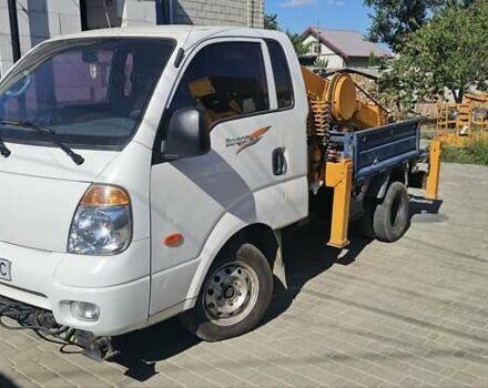 Белый Киа Бонго, объемом двигателя 2.9 л и пробегом 207 тыс. км за 15000 $, фото 12 на Automoto.ua