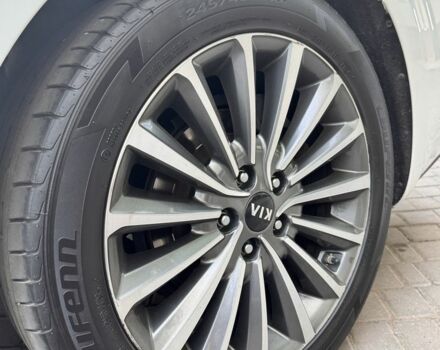 Белый Киа Каденза, объемом двигателя 0 л и пробегом 216 тыс. км за 13500 $, фото 10 на Automoto.ua