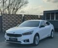 Белый Киа Каденза, объемом двигателя 3 л и пробегом 313 тыс. км за 10500 $, фото 1 на Automoto.ua