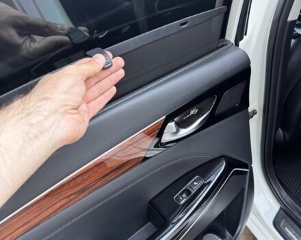 Белый Киа Каденза, объемом двигателя 0 л и пробегом 216 тыс. км за 13500 $, фото 19 на Automoto.ua