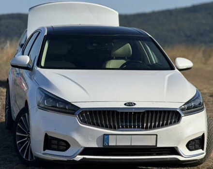 Белый Киа Каденза, объемом двигателя 3.34 л и пробегом 90 тыс. км за 14800 $, фото 1 на Automoto.ua