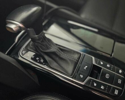 Черный Киа Каденза, объемом двигателя 2.4 л и пробегом 136 тыс. км за 15500 $, фото 19 на Automoto.ua