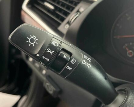 Черный Киа Каденза, объемом двигателя 2.4 л и пробегом 136 тыс. км за 15500 $, фото 23 на Automoto.ua