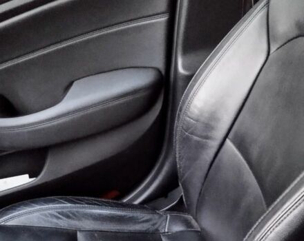 Серый Киа Каденза, объемом двигателя 3 л и пробегом 203 тыс. км за 8500 $, фото 2 на Automoto.ua