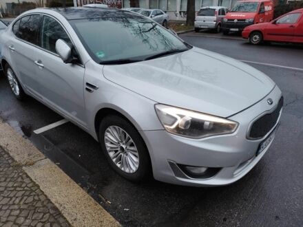 Серый Киа Каденза, объемом двигателя 3 л и пробегом 203 тыс. км за 8500 $, фото 1 на Automoto.ua