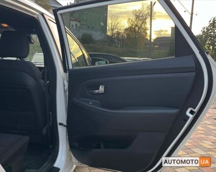 Белый Киа Каренс, объемом двигателя 1.7 л и пробегом 273 тыс. км за 10800 $, фото 16 на Automoto.ua