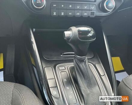 Белый Киа Каренс, объемом двигателя 1.7 л и пробегом 273 тыс. км за 10800 $, фото 21 на Automoto.ua