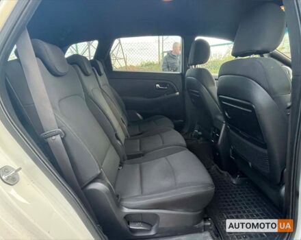 Белый Киа Каренс, объемом двигателя 1.7 л и пробегом 273 тыс. км за 10800 $, фото 17 на Automoto.ua