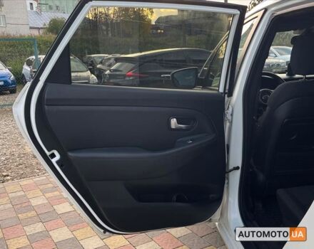 Белый Киа Каренс, объемом двигателя 1.7 л и пробегом 273 тыс. км за 10800 $, фото 14 на Automoto.ua