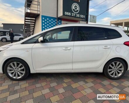 Белый Киа Каренс, объемом двигателя 1.7 л и пробегом 273 тыс. км за 10800 $, фото 3 на Automoto.ua