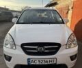 Белый Киа Каренс, объемом двигателя 1.99 л и пробегом 177 тыс. км за 6000 $, фото 1 на Automoto.ua