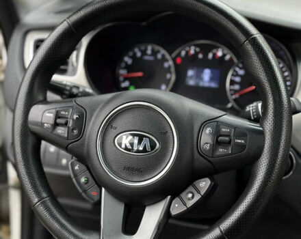 Белый Киа Каренс, объемом двигателя 2 л и пробегом 215 тыс. км за 10500 $, фото 11 на Automoto.ua