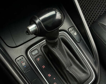 Белый Киа Каренс, объемом двигателя 2 л и пробегом 215 тыс. км за 10500 $, фото 21 на Automoto.ua