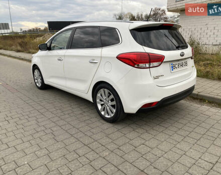 Белый Киа Каренс, объемом двигателя 1.7 л и пробегом 276 тыс. км за 12700 $, фото 3 на Automoto.ua
