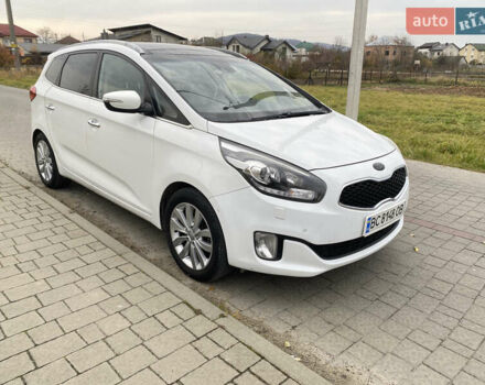 Белый Киа Каренс, объемом двигателя 1.7 л и пробегом 276 тыс. км за 12700 $, фото 7 на Automoto.ua