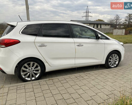 Белый Киа Каренс, объемом двигателя 1.7 л и пробегом 276 тыс. км за 12700 $, фото 6 на Automoto.ua