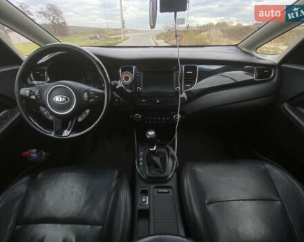 Белый Киа Каренс, объемом двигателя 1.7 л и пробегом 276 тыс. км за 12700 $, фото 13 на Automoto.ua