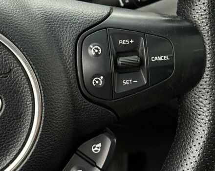 Белый Киа Каренс, объемом двигателя 2 л и пробегом 215 тыс. км за 10500 $, фото 17 на Automoto.ua