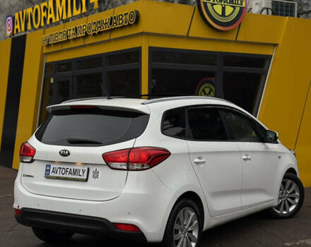 Белый Киа Каренс, объемом двигателя 2 л и пробегом 215 тыс. км за 10500 $, фото 4 на Automoto.ua