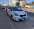 Белый Киа Каренс, объемом двигателя 1.69 л и пробегом 142 тыс. км за 11000 $, фото 1 на Automoto.ua
