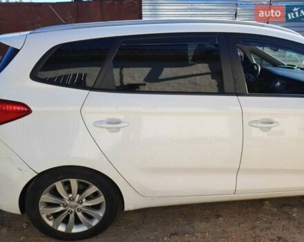 Белый Киа Каренс, объемом двигателя 1.7 л и пробегом 190 тыс. км за 8700 $, фото 1 на Automoto.ua